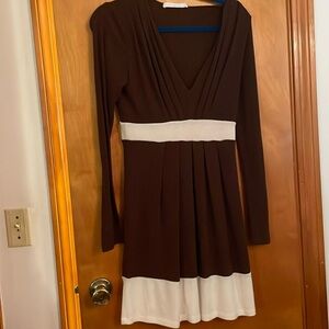 Lightweight brown and white sweater dress. V neck with elastic waist